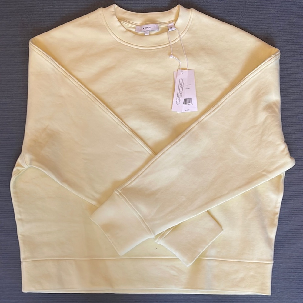 Vince raglan sleeve sweat shirt. Size small. A sweat shirt more escalated.